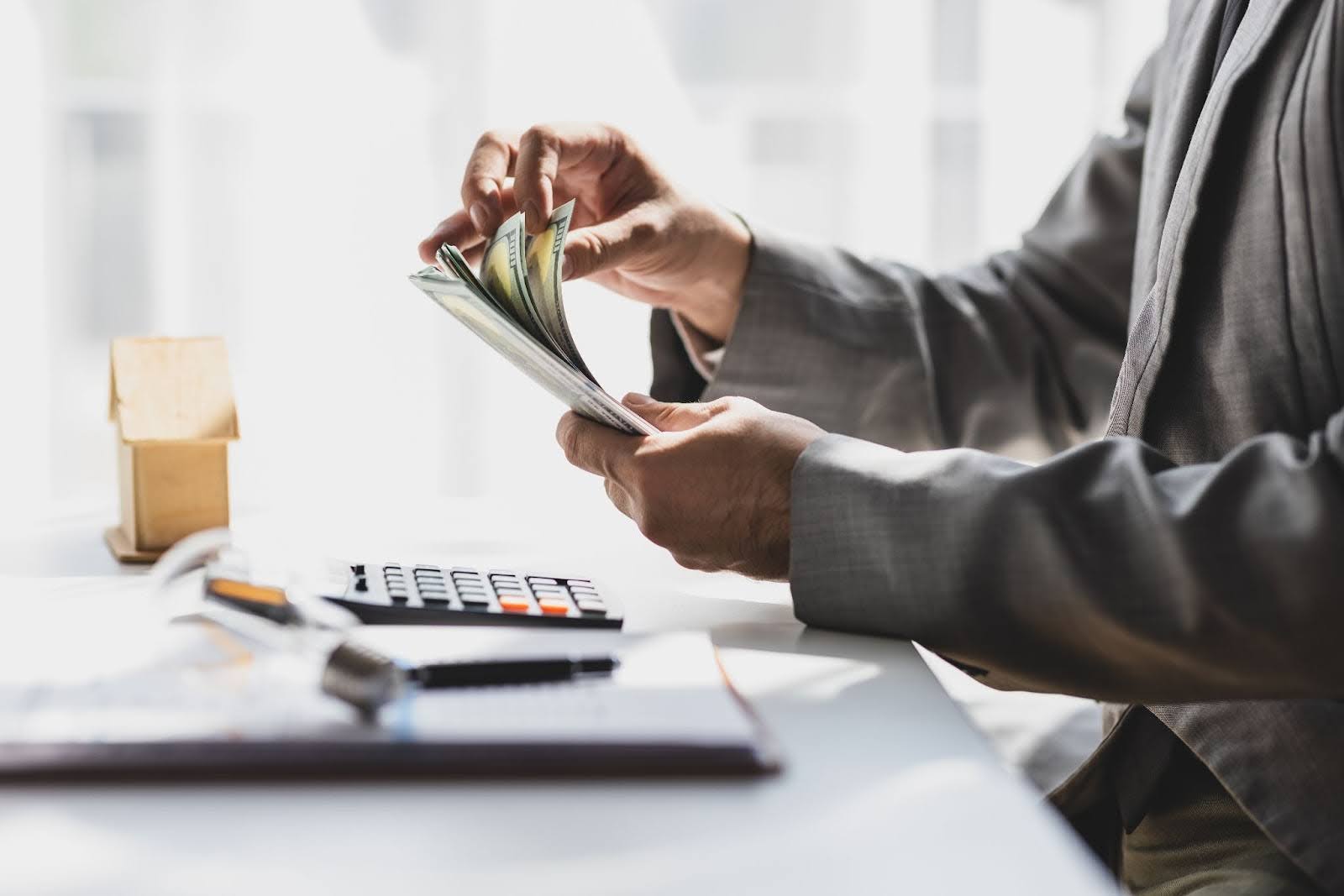 Lee más sobre el artículo Estrategias para reducir la carga impositiva en el cierre anual